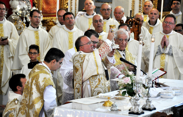 Live: Pontifical Mass on the feast of the Assumption of the Blessed ...