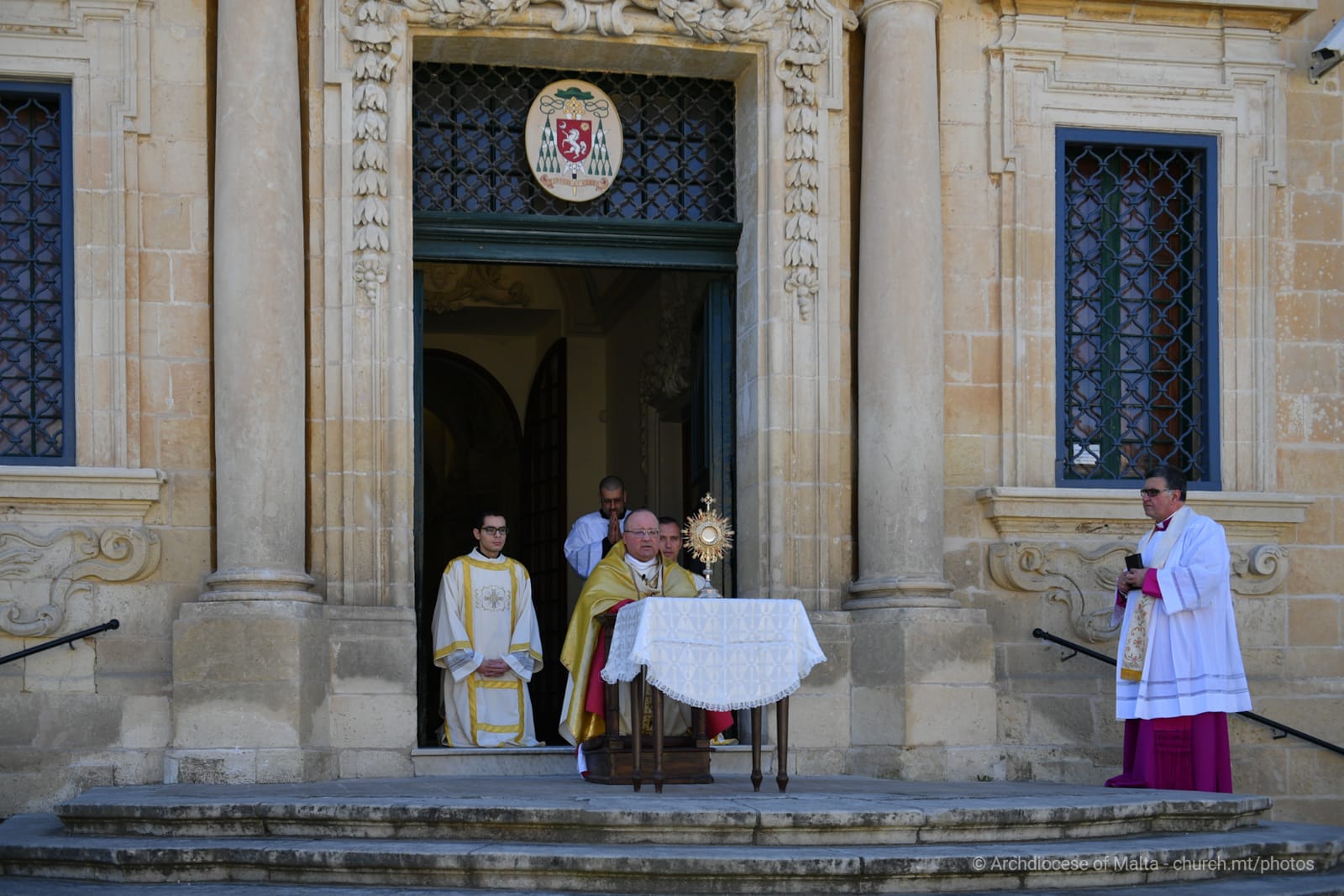 The Archbishop blesses our Country – Arċidjoċesi ta' Malta
