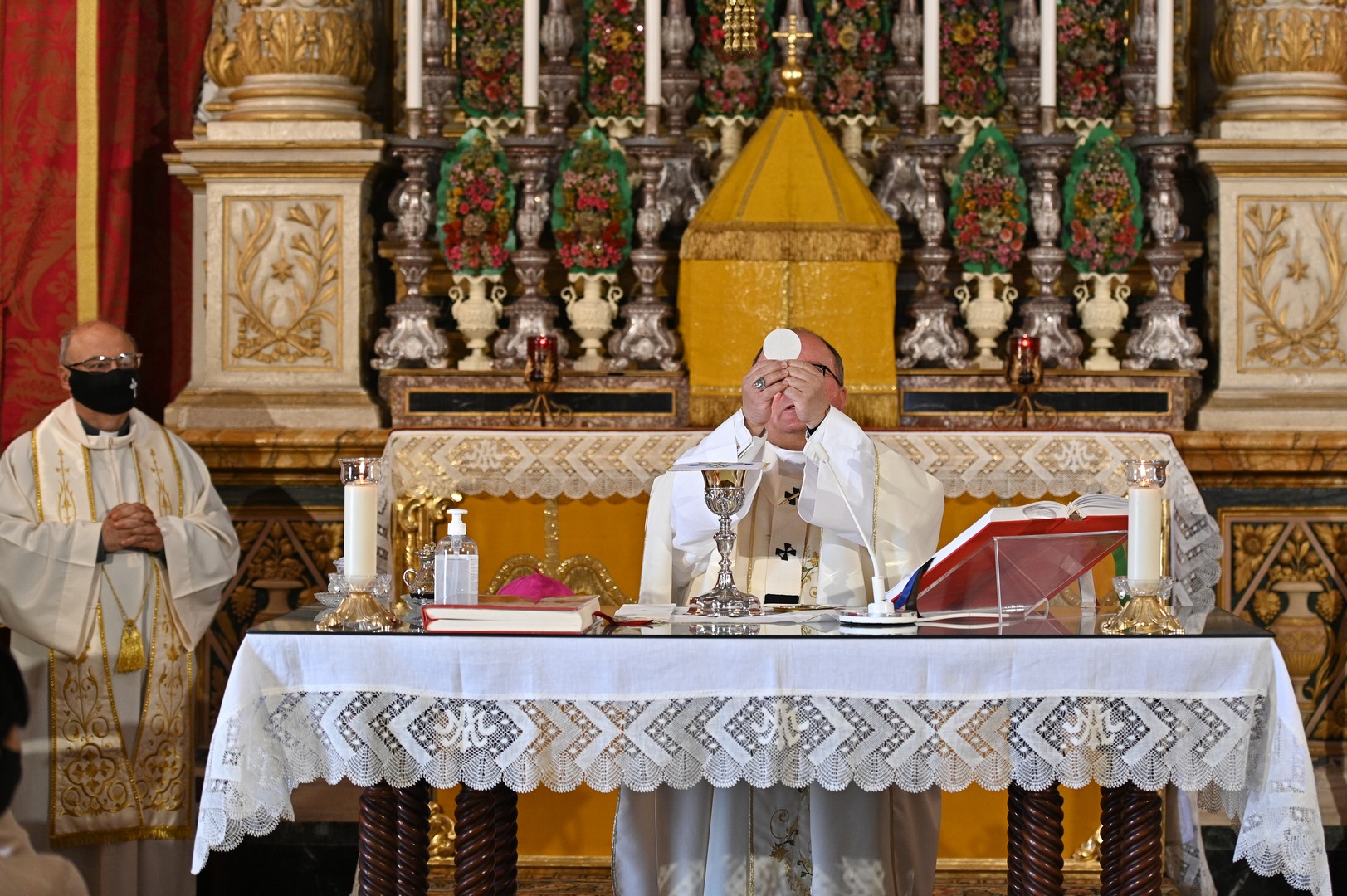 We are one with Jesus – The Archbishop – Archdiocese of Malta