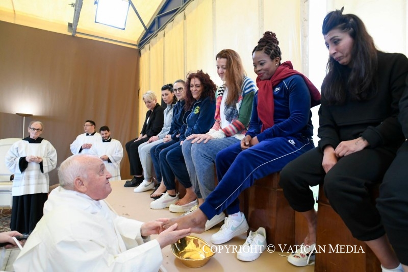 Pope on Holy Thursday ‘The Lord never tires of